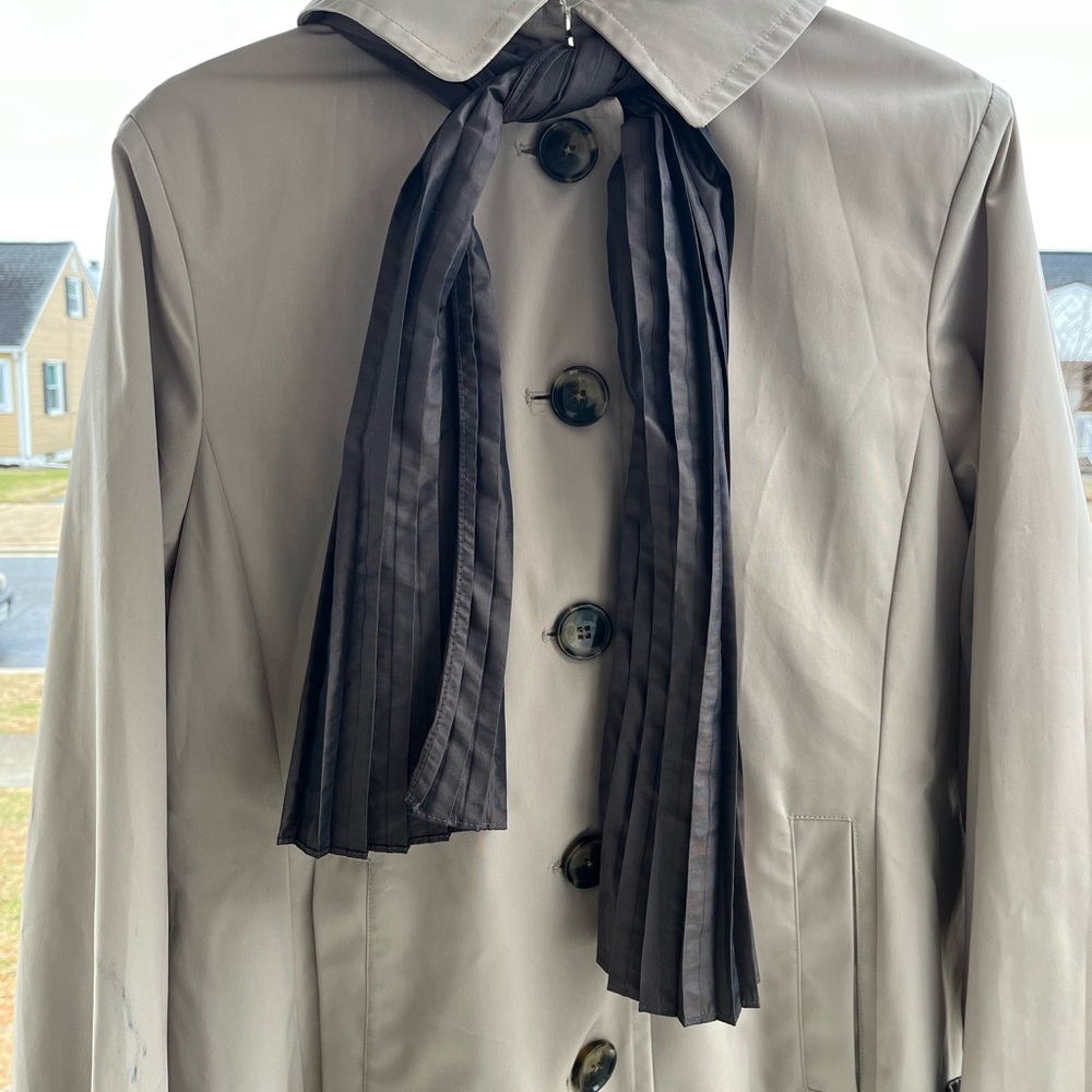 London Fog Women's Beige/Tan Trench Coat, with Scarf -XL - Picture 9 of 15
